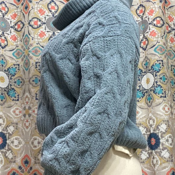 Cropped Cowl Neck Sweater - Picture 2 of 4